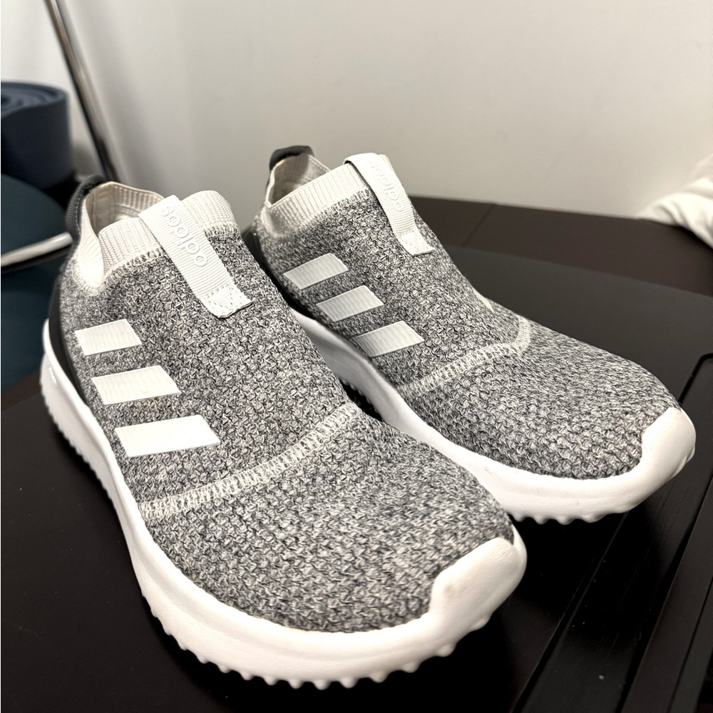 ADIDAS women’s cloud foam running shoes